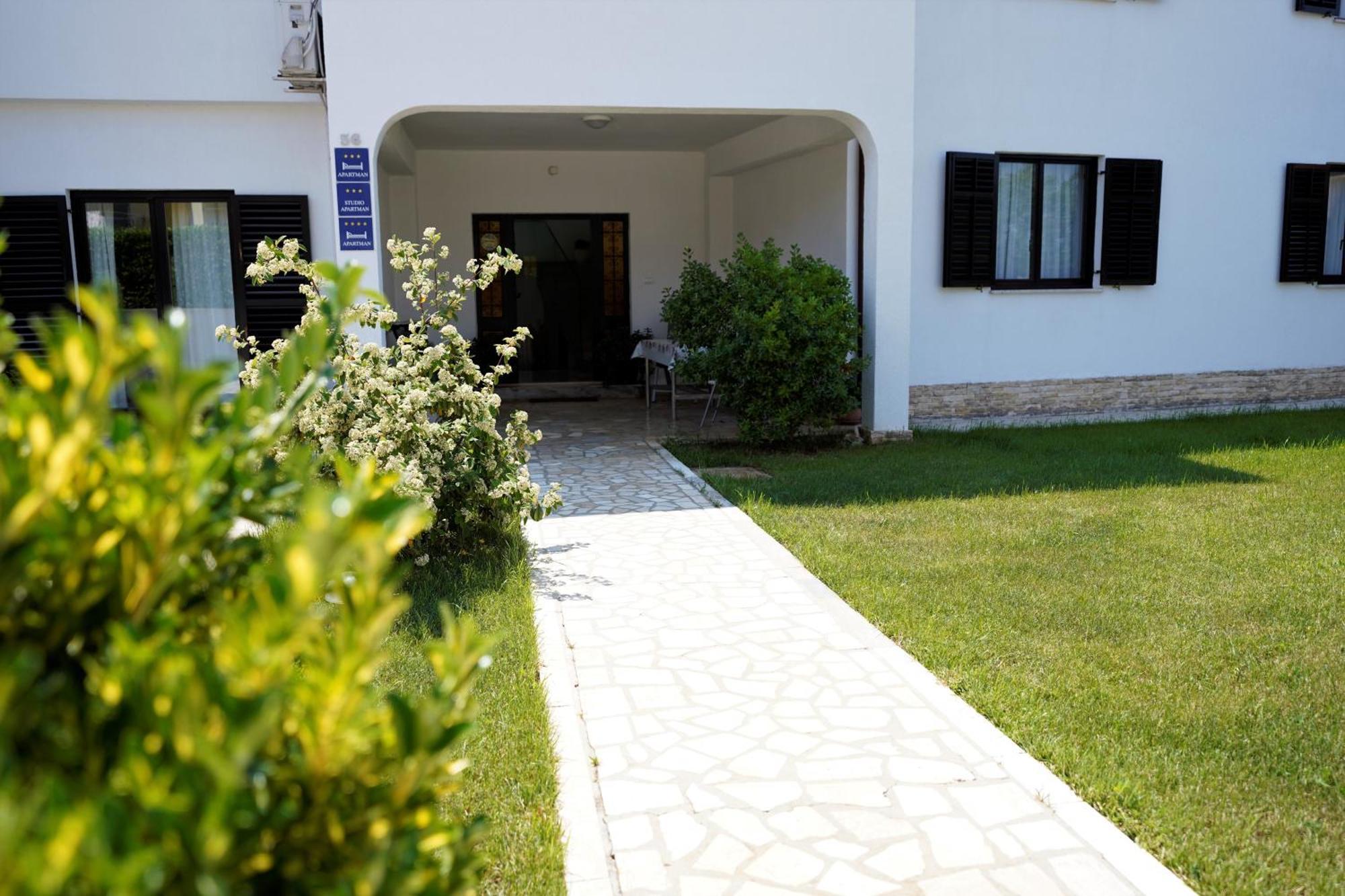 Apartman Nada I Fažana Екстериор снимка